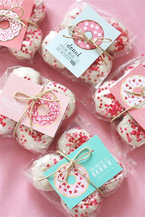 Checkout these unique valentine's day gifts below to find the ideal box for everyone on your list. 17 DIY Valentine's Day Gifts for Friends - Ideas for ...