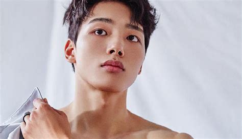 Yeo jin goo is a south korean actor under janus entertainment. Yeo Jin Goo Looks All Grown Up In May Elle | Couch Kimchi