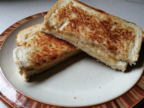 Mature Cheddar And Dutch Smoked Cheese Grilledcheese