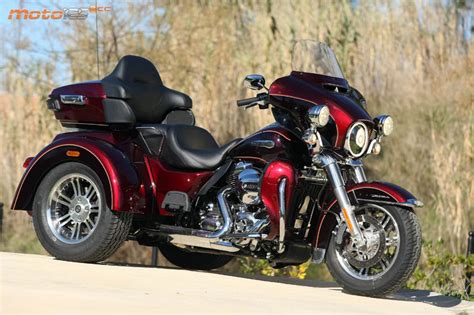 Dann greifen sie gleich zu. Harley-Davidson Trike - La Harley sin carnet de moto - Moto125