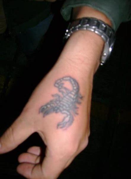 ¿porque usar tatuajes pequeños hombre? 60 Tatuajes en la mano de varios tipos