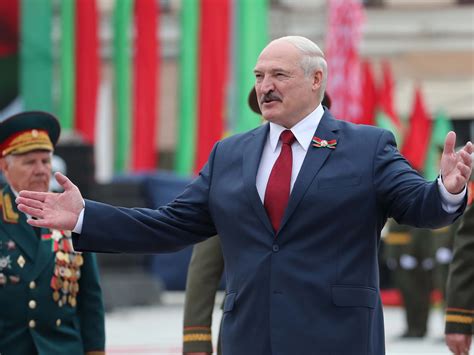 Who Is Alexander Lukashenko Belarus President Faces Fight For Power