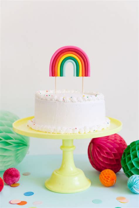 17 Easy Homemade Cake Topper Plans