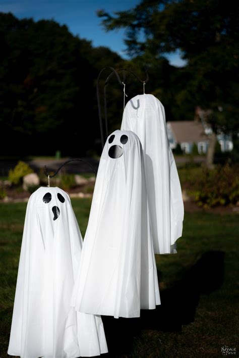 Hanging Ghost Craft How To Make Easy Hanging Ghosts Hgtv Halloween