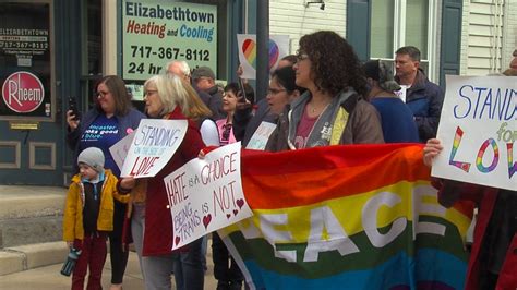 protesters supporters of star barn s policy on same sex weddings make voices heard local news