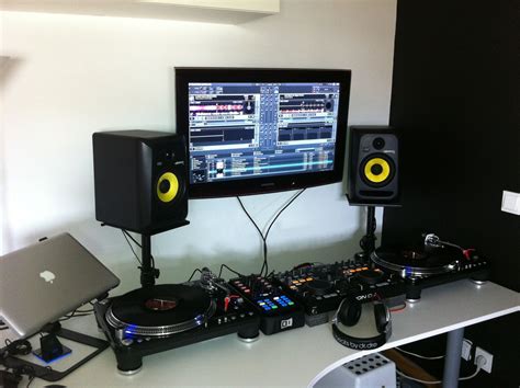 My Currently DJ Setup Vinyl Meets Digital Ftw Dj Room Dj Setup Home Studio Music