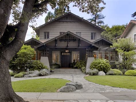 In South Pasadena A 1910 Craftsman Style Home Is Brought Into The 21st