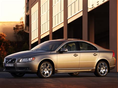 In 2006 volvo s80 was released in 2 different versions, 1 of which are in a body sedan. VOLVO S80 specs & photos - 2006, 2007, 2008 - autoevolution