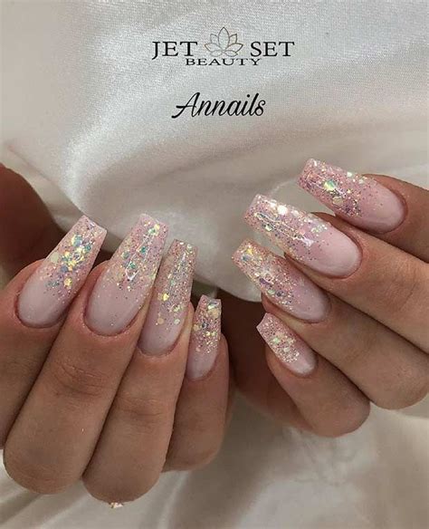 23 Pretty Glitter Ombre Nails That Go With Everything Stayglam Nail