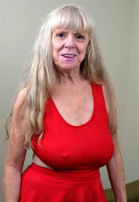Busty Older Women With Big Nipples Pics Olderwomennaked Com