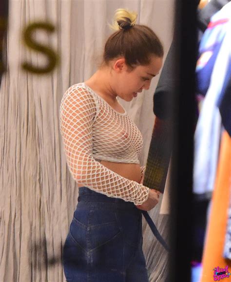Hot Miley Cyrus Tits Flashing In Shopping Uncensored