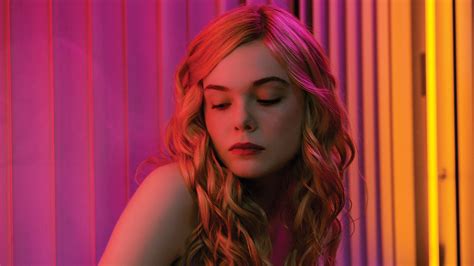 the neon demon movie review rolling stone