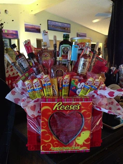 valentine s day s basket for my man pretty stoked how it turned out valentines day baskets