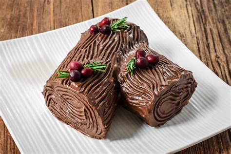 How to Make The Perfect Bûche de Noël