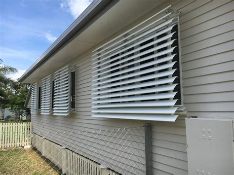Luxaflex Aluminum Louvre Awnings Capricorn Screens Awnings And Blinds