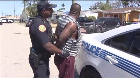 Police Make Big Drug Bust In Miami Neighborhood Wsvn 7news Miami