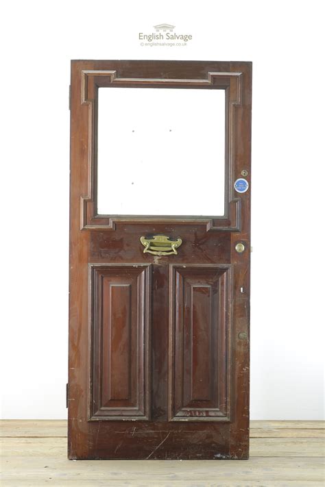 Since the wood we use for our doors is a naturally grown resource, each product is completely individual with its own patterns, colours and shades. (SetA3) Single Glass Panelled Oak Veneer Door