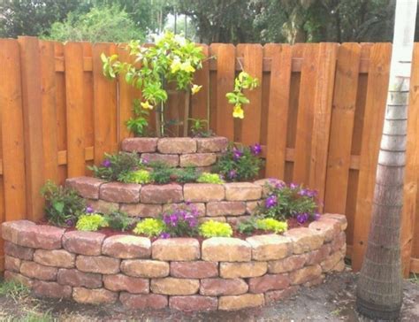 It is almost impossible to find a suitable corner bench in a construction supermarket or a specialized store. 12 Corner Fence Decorations That Will Draw Everyone's ...