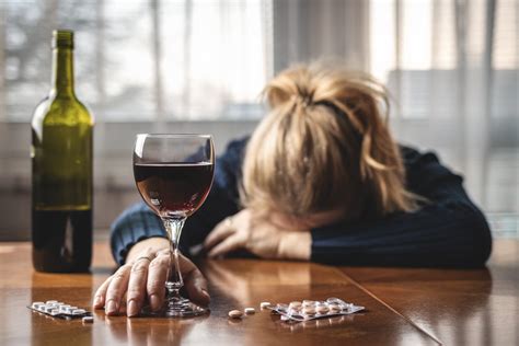 Antidepressants And Alcohol What Are The Risks Exploring Your Mind