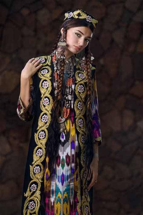 Pin On Traditional Costumes Uzbekistan