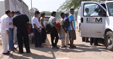 Caravana Migrante Acampa En Piedras Negras Coahuila Policías Y