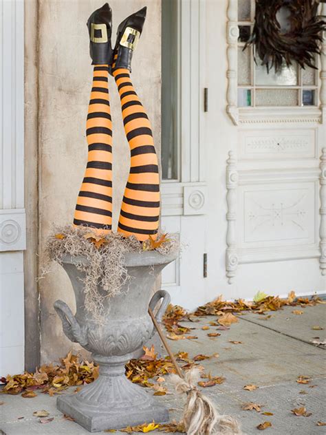 Stylish And Spooky Halloween Outdoor Decoration Ideas