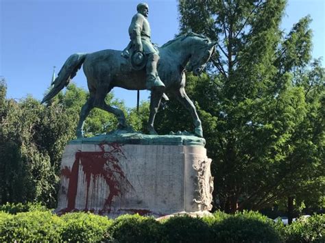 Charlottesville Virginia Confederate Gen Robert E Lee Statue