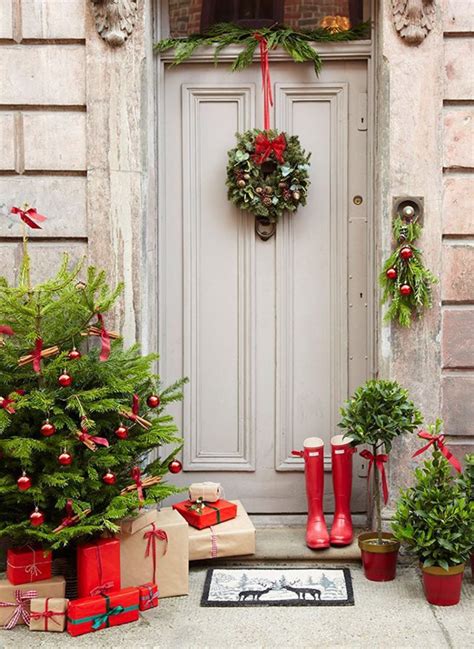 17 Christmas Porch And Front Door Decorating Ideas