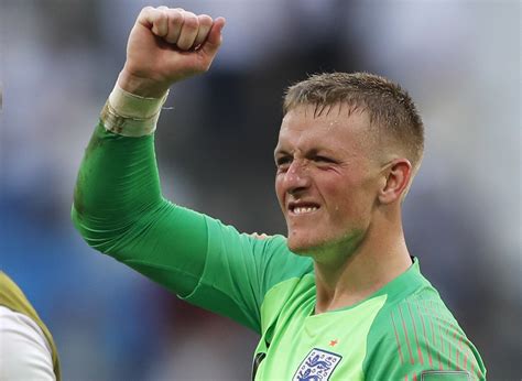 Find out everything about jordan pickford. Jordan Pickford Hurt His Hand Punching His Own Knee - LADbible