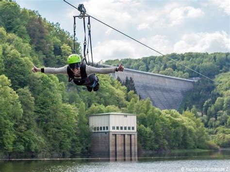 With ziplines, rope bridges, canopy tours, rappelling and horseback riding, the canyons is florida's premier place to enjoy cliffs, lakes, trees and canyons. Freizeit - Schlosshotel Blankenburg