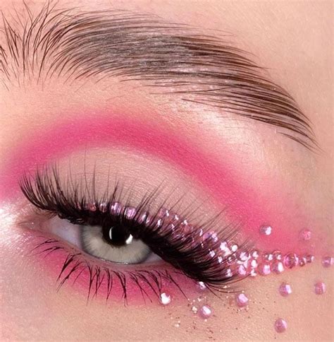 Best Bright Eyeshadow Looks Pink Eyeshadow With Pink Crystals In