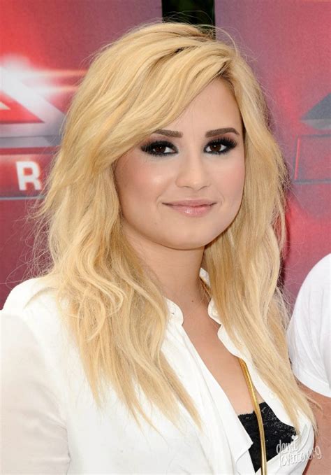 Top 18 Demi Lovatos Hairstyles And Haircut Ideas For You To Try Pelo