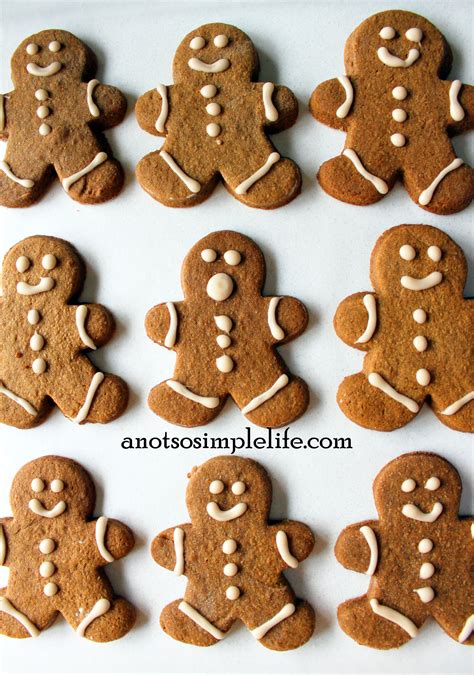Mini christmas cakes that are gluten free, dairy free, vegan with a nut free marzipan i'll teach you to make! Nut Free Christmas Baking / 25 Paleo Christmas Cookies Grain Free Paleo Cookie Recipes / Sugar ...