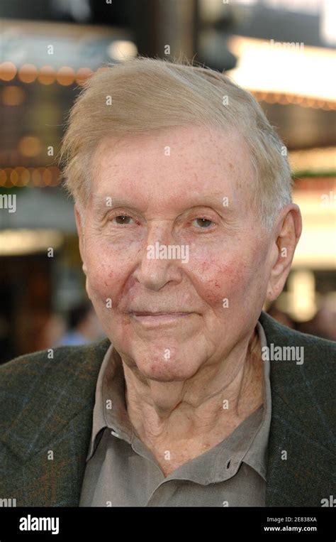 Viacoms Ceo Sumner Redstone Attends The Premiere Of Paramount Pictures Transformers At The
