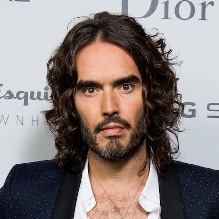 Russell Brand Bio, Wiki, Age, Parents, Wife, Children, Podcast, Book ...