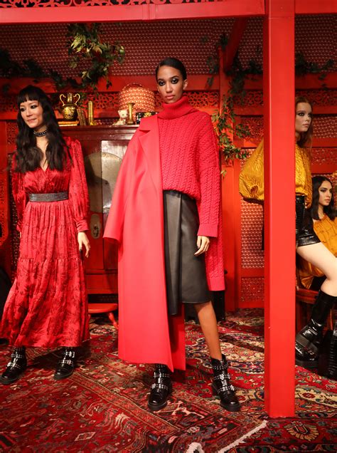 Alice Olivia By Stacey Bendet Fall 2020 Presentation Momma Loves