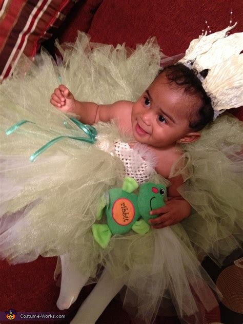 Rischandmade.blogspot.com.visit this site for details: Princess and the Frog Baby Costume - Photo 2/5