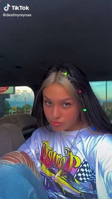 𝙟𝙭𝙨𝙩𝙧𝙖𝙘𝙝𝙚𝙡 Video In 2020 Indie Hair Skater Girl