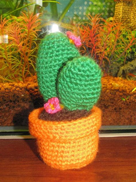 The finished doll is approximately 6 tall. Cactus amigurumi (con imágenes) | Amigurumi, Plantas