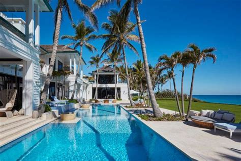 Elin Nordegren Ex Wife Of Tiger Woods Sells Florida Home To