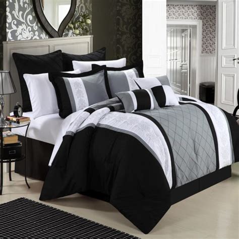 White comforter sets make the bed look irresistible. Elegant Black and White Bedroom Ideas - LuxComfyBedding