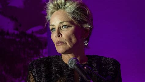 Profile of sharon stone's support for charities including clinton foundation, project angel food, and national center for missing and exploited sharon stone charity work, events and causes. Sharon Stone: Erschütternde Beichte: „Ich hatte eine ...