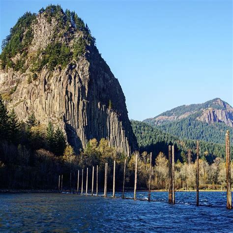 Roadtrippers Magazine Roadtrippers Beacon Rock State Park