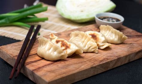 Jetzt ausprobieren mit ♥ chefkoch.de ♥. Japanische Gyoza selber machen | RESIPIS