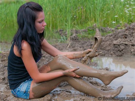 Mud Girls Full Coverage
