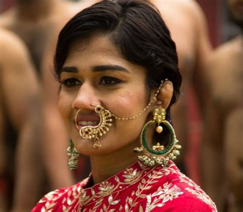 Her father, mahavir singh phogat, is a wrestler. Babita Phogat - Indpaedia