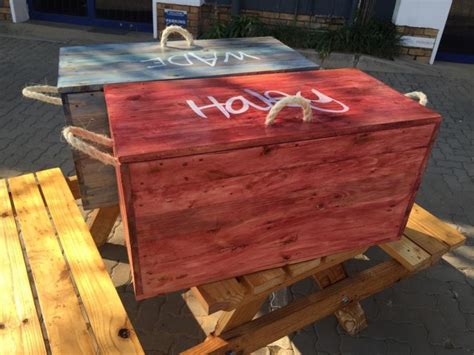 This makes a great addition to your kids' diy toys. Pallet Wood Made Kids Toy Boxes | Pallet Ideas