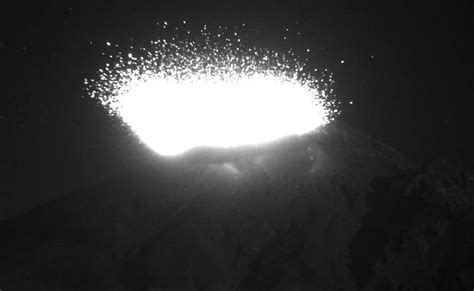 Video Captan Impactante Explosión Del Volcán Popocatépetl Línea Directa