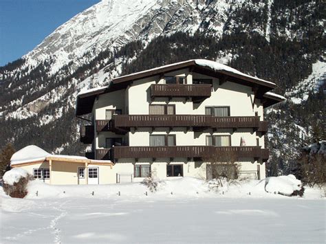 Innsbruck is 35.4 km from this property, and mayrhofen is 40.2 km away. Haus Birnbacher | Hotel in Achenkirch (Tirol)