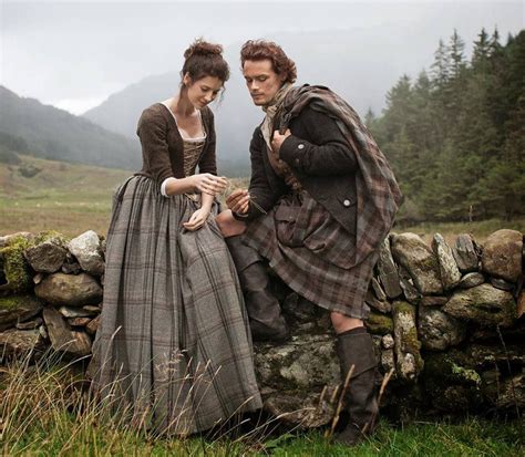 Outlander Costumes And Outfits The Story Behind The Looks Glamour